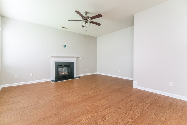 Photo - 5212 Chasteal Trail