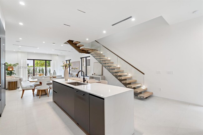 Photo - 1410 NE 5th St