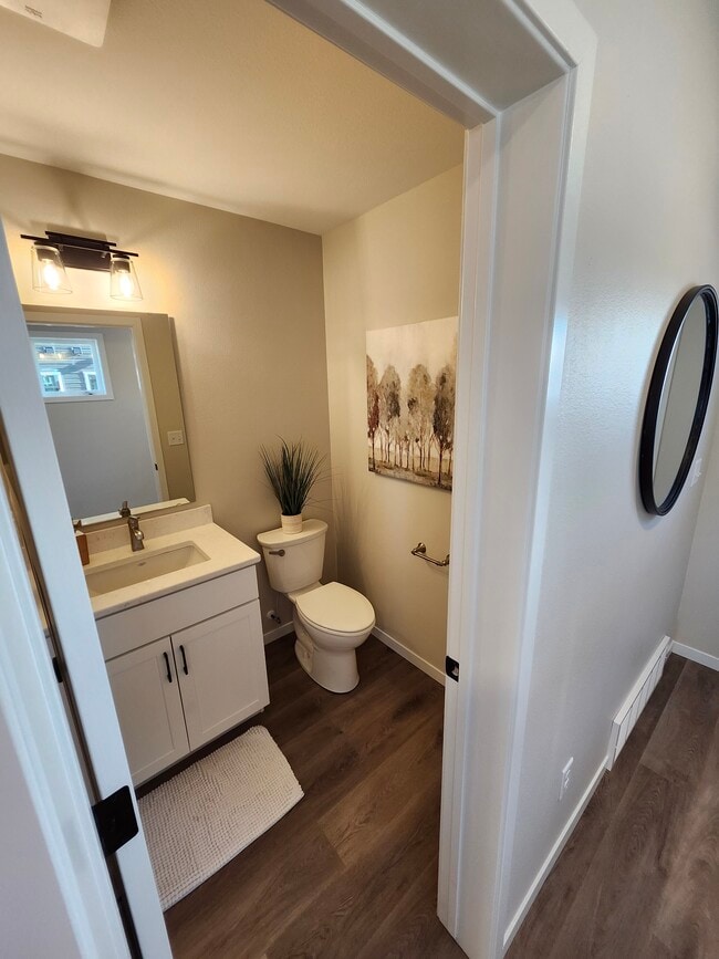1/2 bath off main entrance hallway - 5312 Welder Ave