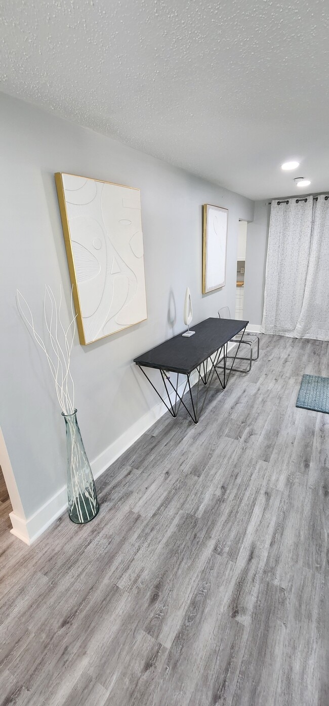 Photo - 601 Heritage Ln