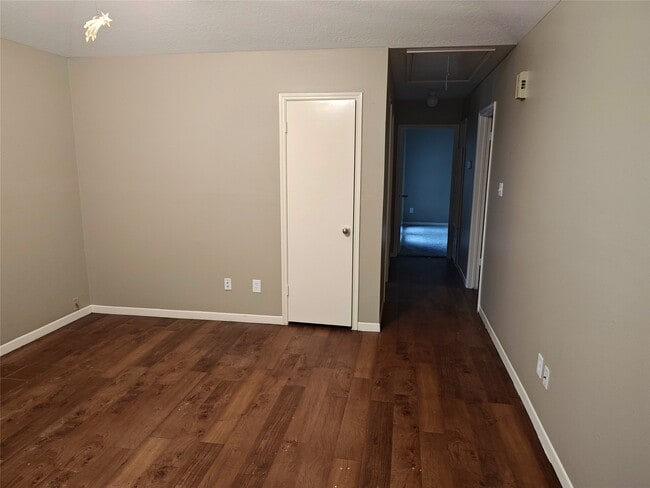 Building Photo - 11514 Meadow Ln Unit D Rental