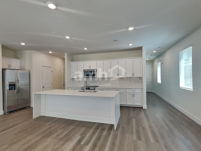 Photo - 10367 Bee Balm St