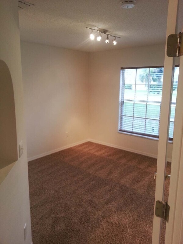 520 Hanging Moss Rd