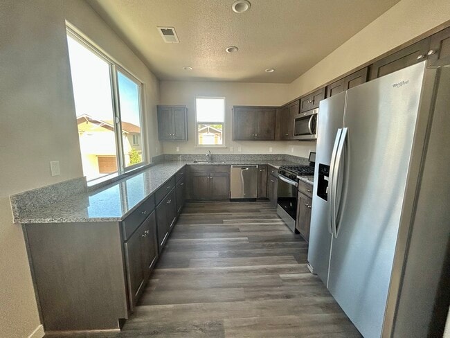 Photo - 916 Summer Ct