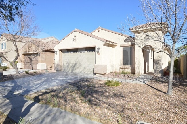 Building Photo - 3889 S Vineyard Ave