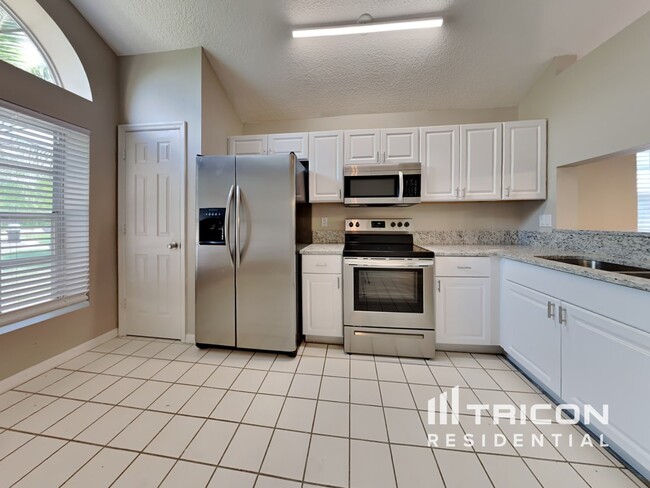 Photo - 528 Little Lake Ct