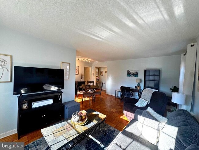 Photo - 4372 N Pershing Dr Unit 2