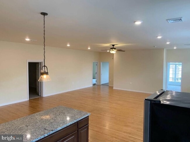 Photo - 100 W Merchant St