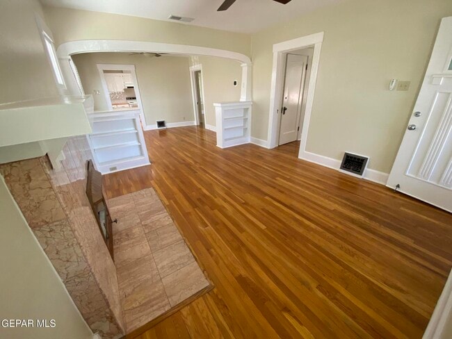 Photo - 405 E Robinson Ave