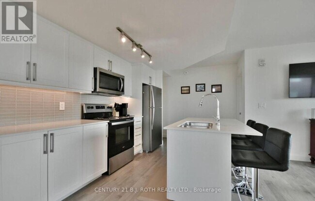 Photo - 58 Lakeside Ter Unit 818