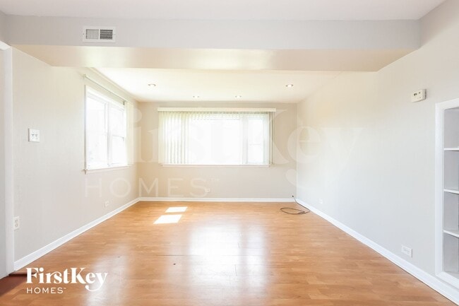 Photo - 7803 S Central Ave