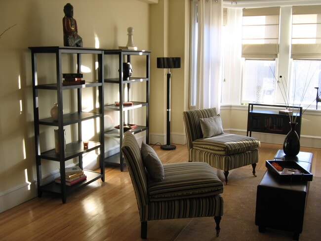 Photo - 2201 Chestnut St Unit 302