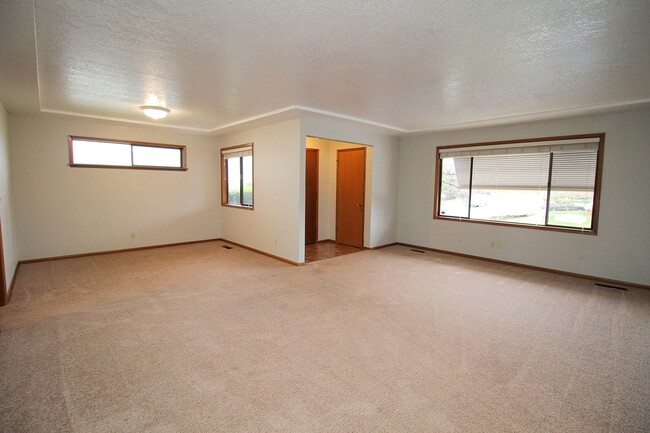 Photo - 230-230 SE 52nd Ave Unit 230