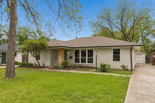 Building Photo - 2812 San Medina Ave