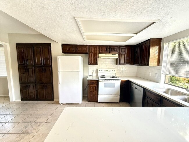 Photo - 1909 Forestdale Dr