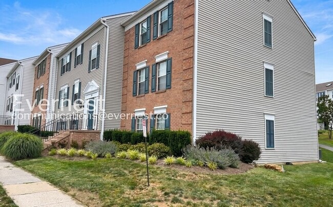 Photo - 107 Prosperity Ave SE
