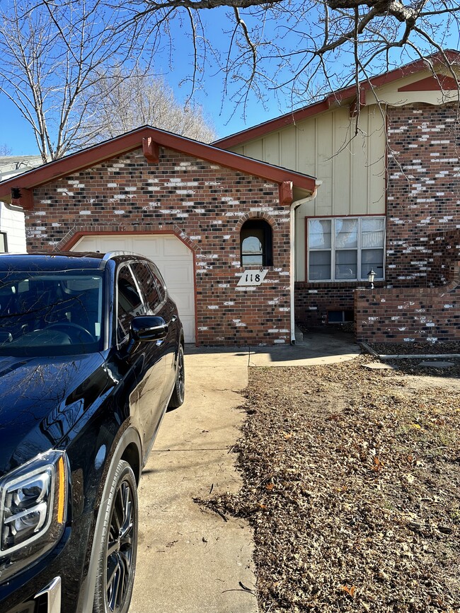 Photo - 118 S Mary Etta St