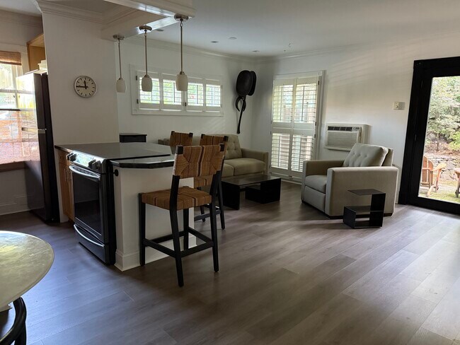 Photo - 392 S Main St Unidad 61