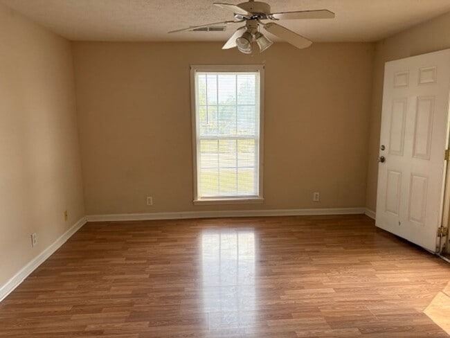 Photo - 1 BR-1BA Downtown Murfreesboro duplex