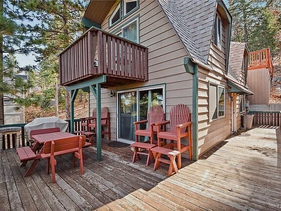 Building Photo - Lake View Modified Gambrel with Spa Near Bear Mountain