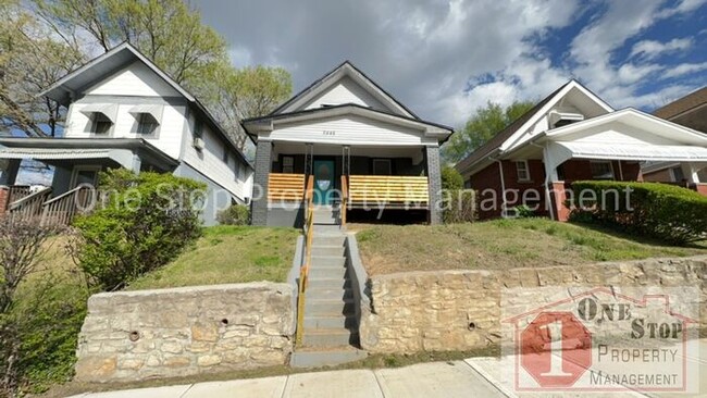 Building Photo - Beautiful 4 Bedroom 2 Bathroom in Kansas City Rental