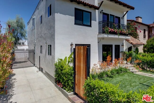 Photo - 831 S Curson Ave