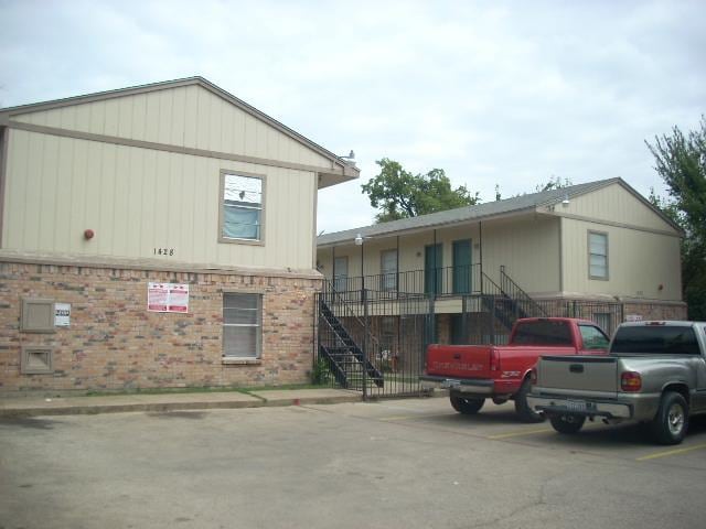 Photo - 1422 Bennett Ave Apartments