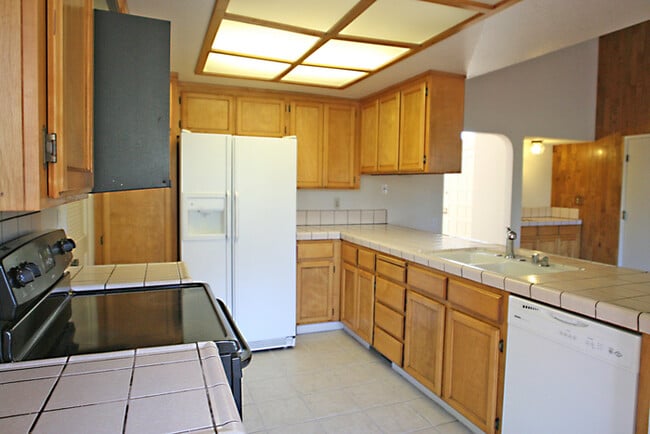 Photo - Single Story Evergreen Home at the Middle of a Cul-De-Sac!