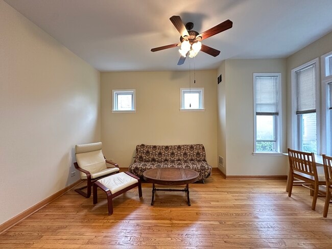 Photo - 1829 W Melrose St Unit A01W