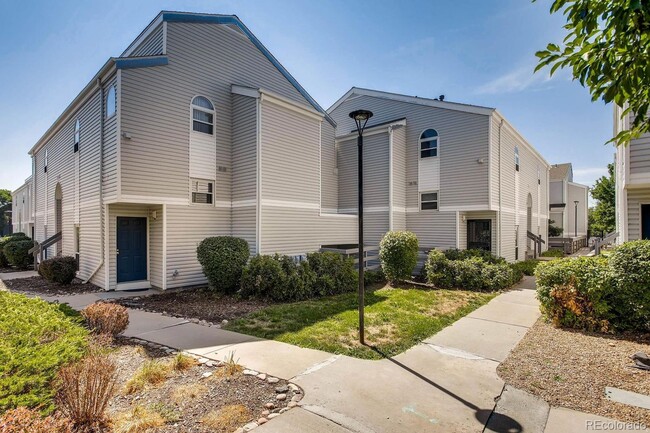 Building Photo - Spacious 1 Bedroom 1 Bath with OFFICE Rental