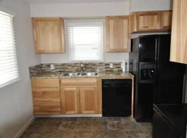 Photo - Great updated 2 bed 1 bath, 2 car garage
