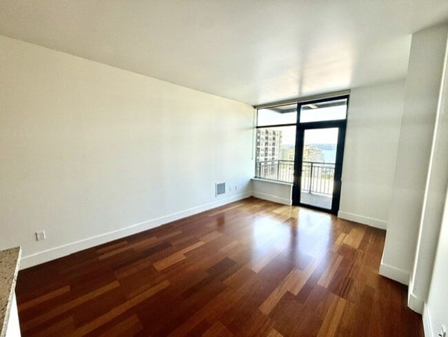 Photo - 2911 2nd Ave