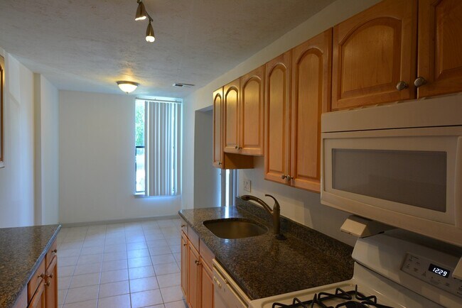 36 Shrewsbury Green Dr Unit E