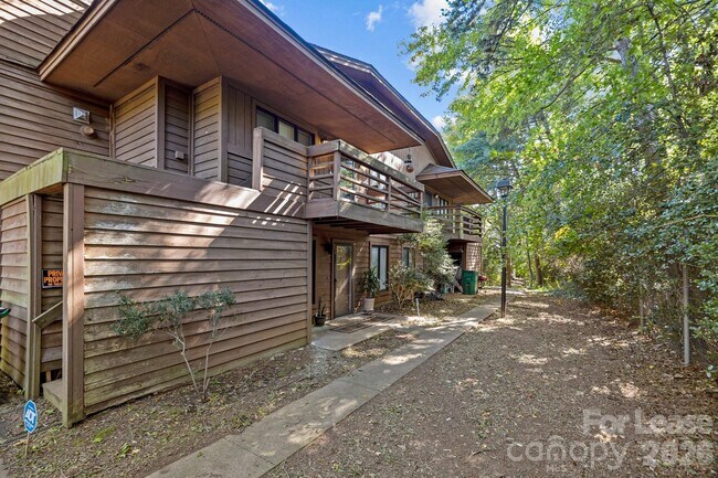 Building Photo - 1832 J Julian Ln Unit D