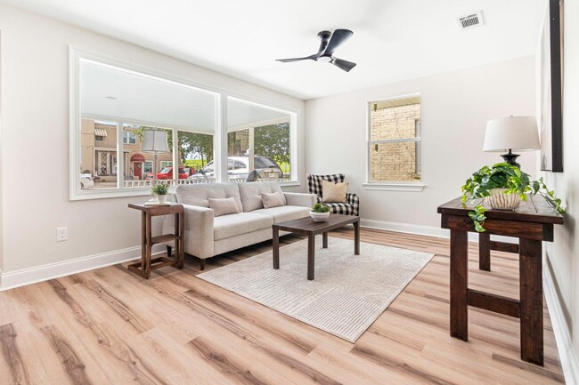 Photo - 110 Jules Ave