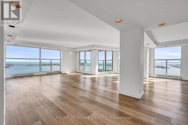 Photo - 99 Harbour Square Unit 3008
