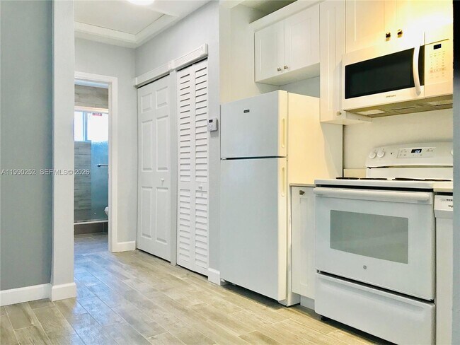 Photo - 1951 Funston St Unit 1