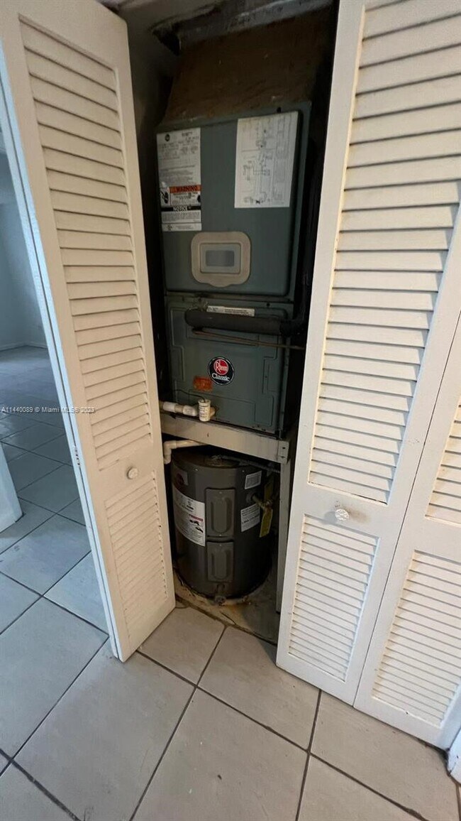 Photo - 15205 NE 6th Ave