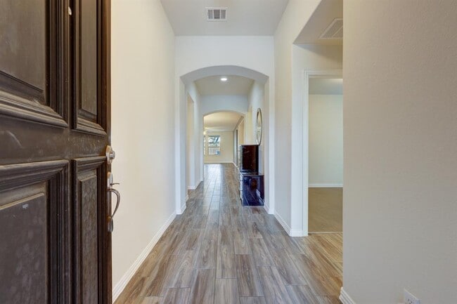 Photo - 4123 Van Ness Ave