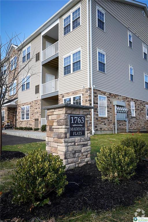 Building Photo - 1763 Madison Ave Unit 304 Rental