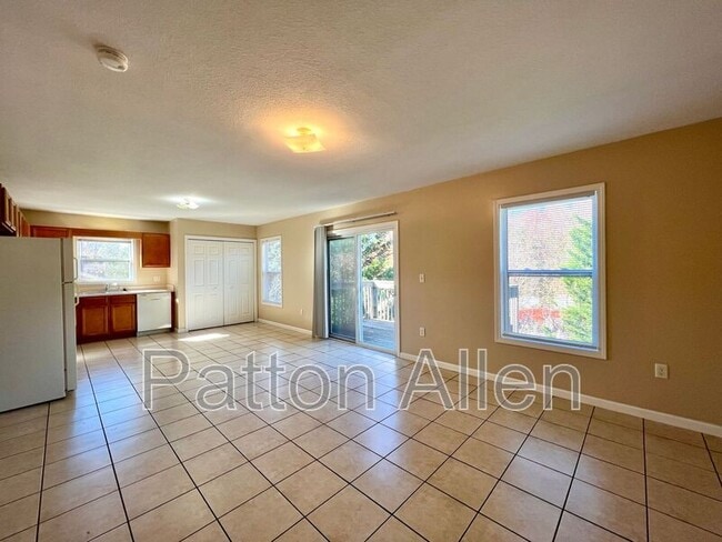 Photo - 8 Zell Ln Unit Apt C