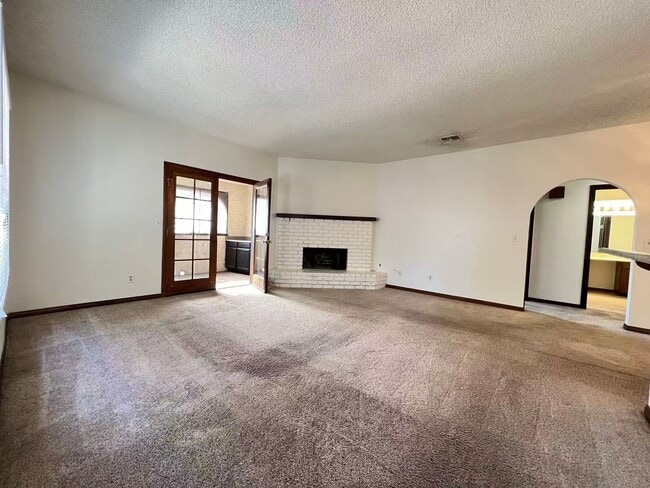 Photo - Bright & Spacious Rental in Great Area – No Pets