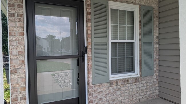 Photo - 4704 Whitview Ln