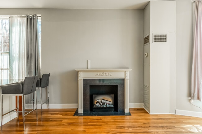 Photo - 333 2nd St NE Unidad 202