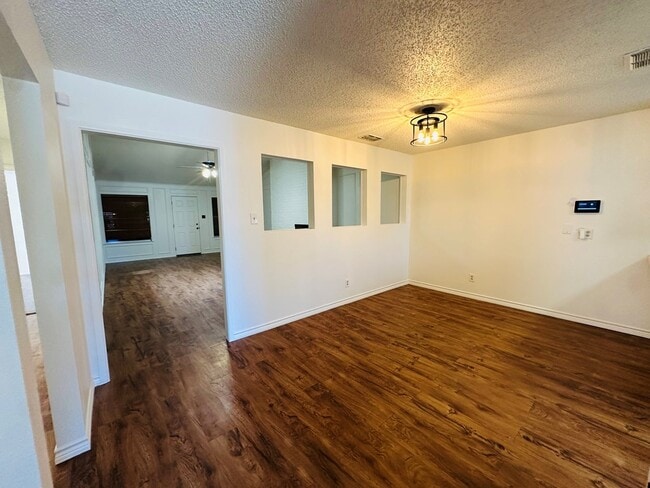 Photo - 3718 Monclair Ave