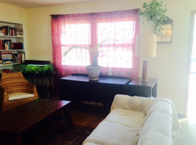 Photo - 909 S Eastside Dr