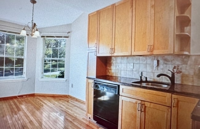 Photo - 1601 Vroom Dr