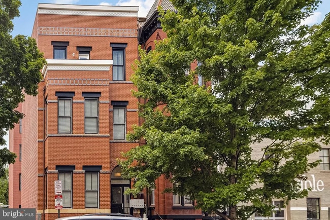Building Photo - 907 N St NW Unit B2