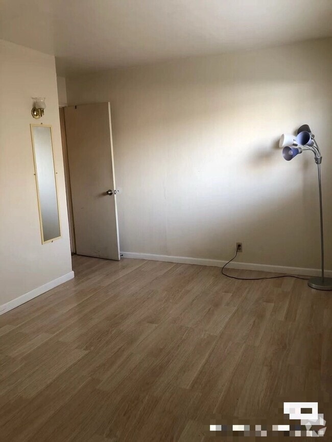 Building Photo - 33972 13th St Unit 1 Rental