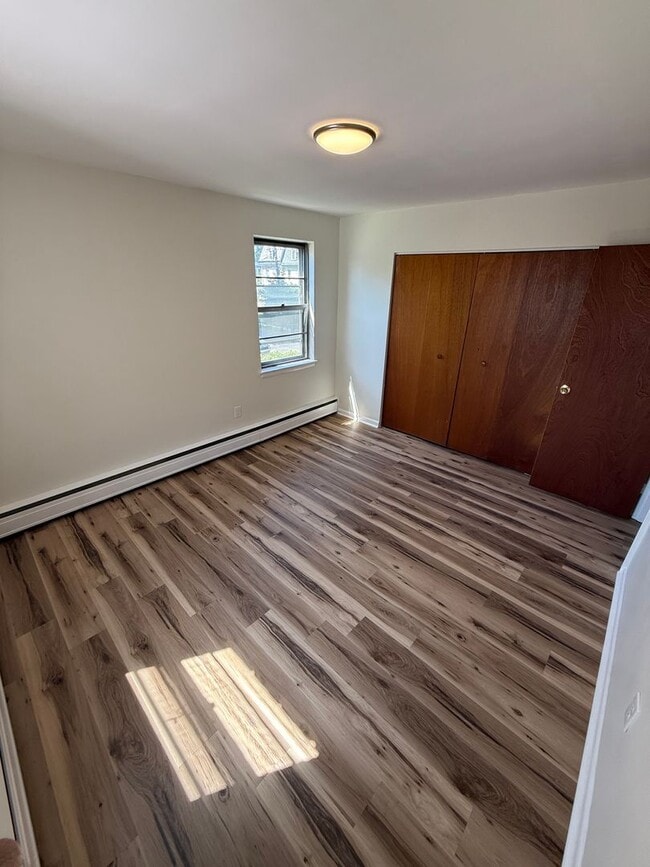 Photo - 324 Levick St Unidad 2nd Floor